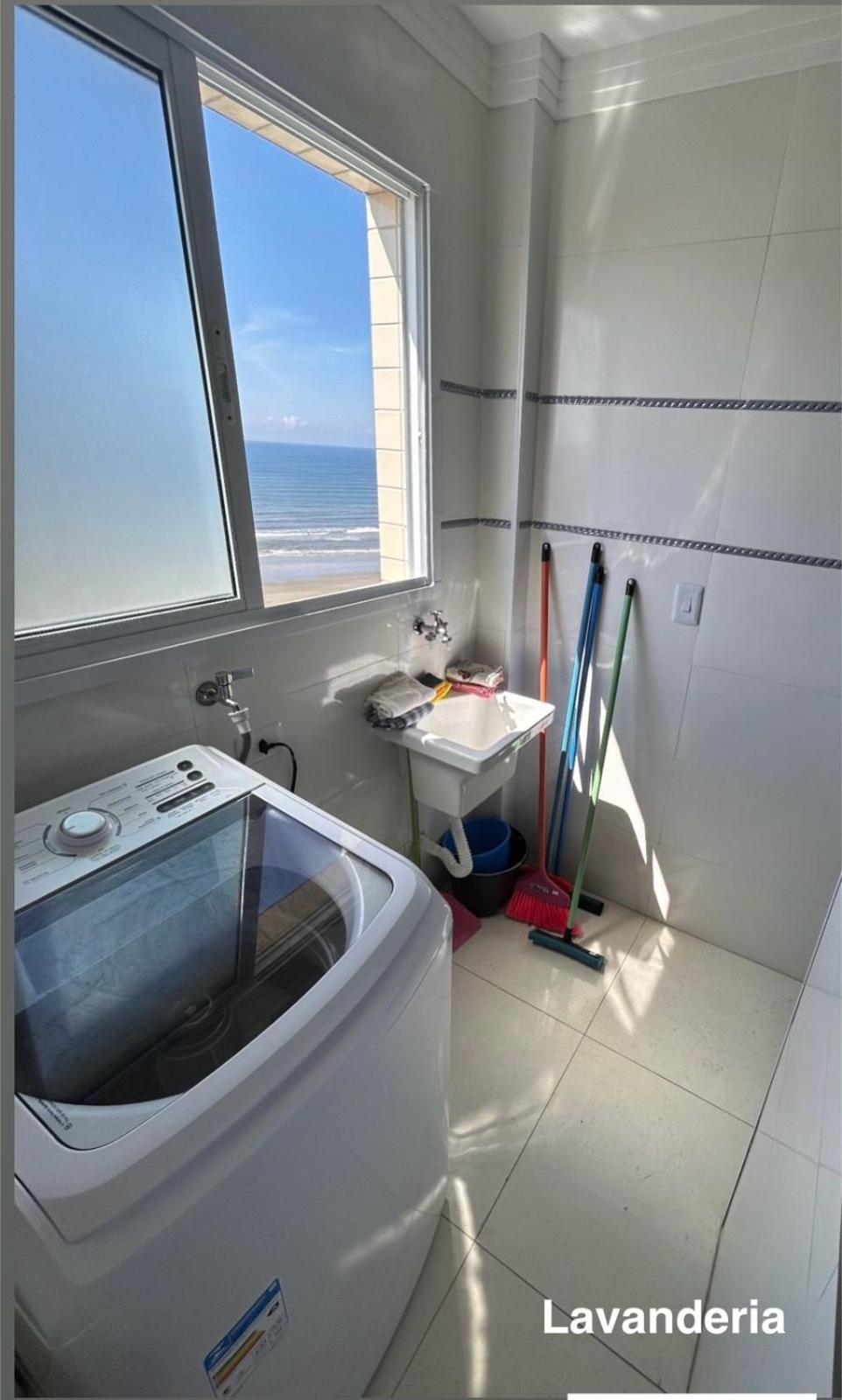 Apto Beira Mar - Aconchegante _ Varanda Gourmet - Wifi - Netflix - Tv A Cabo - Grande *