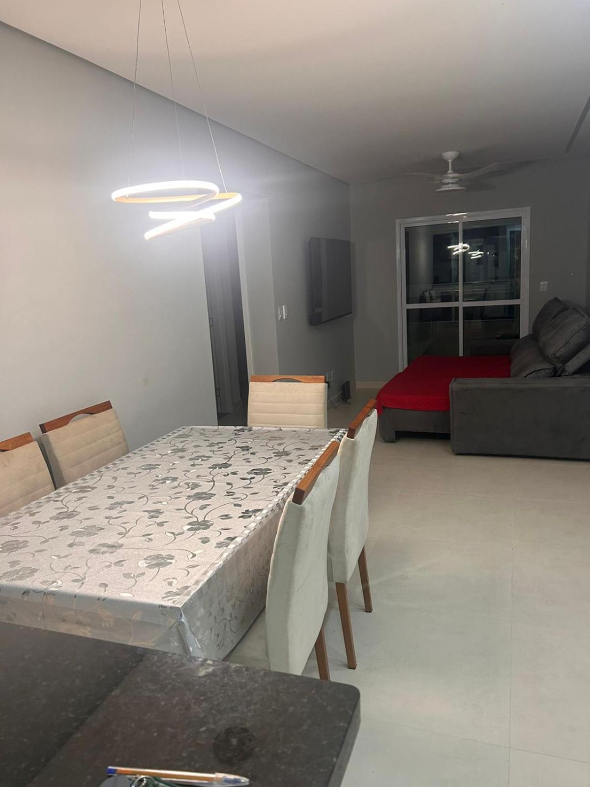 Apto Beira Mar - Aconchegante _ Varanda Gourmet - Wifi - Netflix - Tv A Cabo - Grande Apartment *